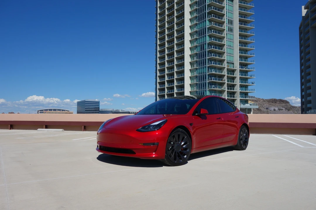 2021 Tesla Model 3 Performance - Image 16 of 31