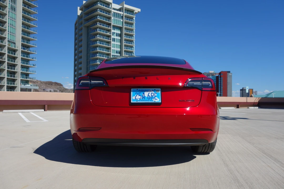 2021 Tesla Model 3 Performance - Image 26 of 31
