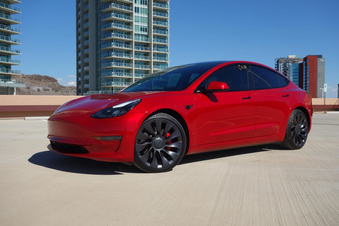 2021 Tesla Model 3 Performance - Image 18 of 31