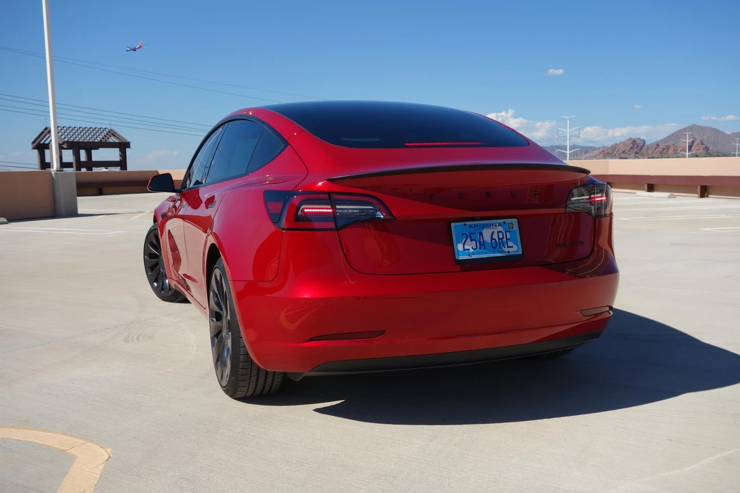 2021 Tesla Model 3 Performance - Image 24 of 31