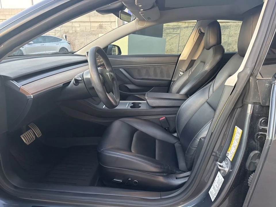 2021 Tesla Model 3 Performance - Image 12 of 21