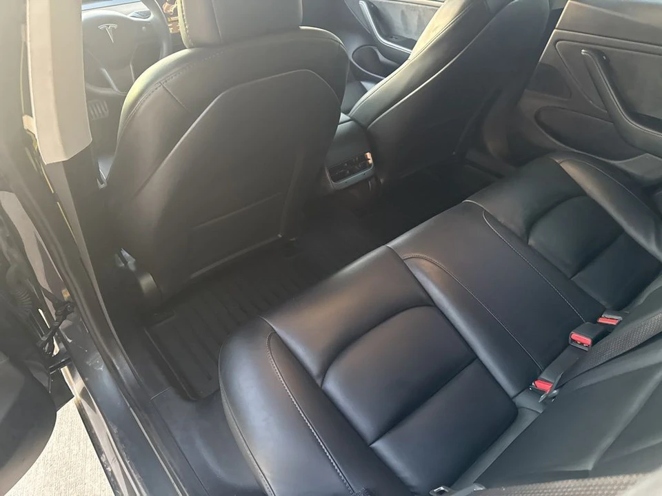 2021 Tesla Model 3 Performance - Image 14 of 21