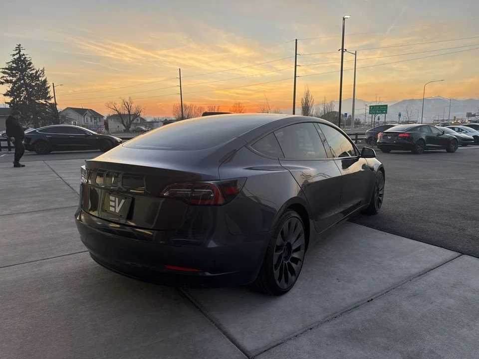 2021 Tesla Model 3 Performance - Image 7 of 21