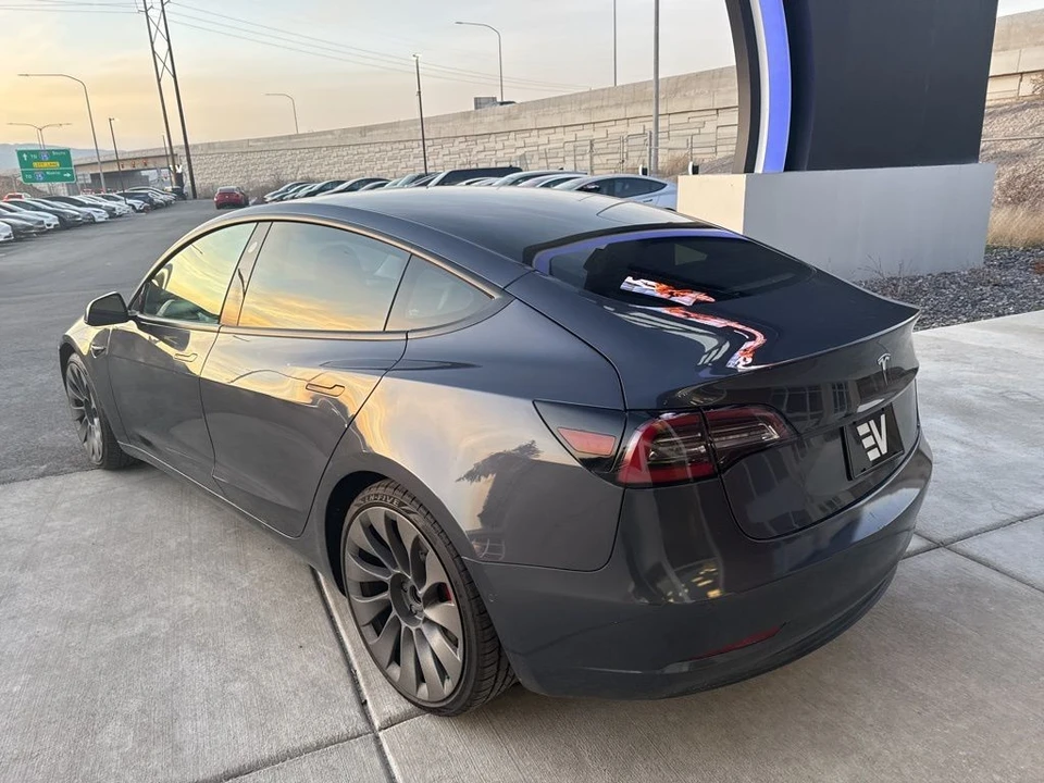2021 Tesla Model 3 Performance - Image 5 of 21