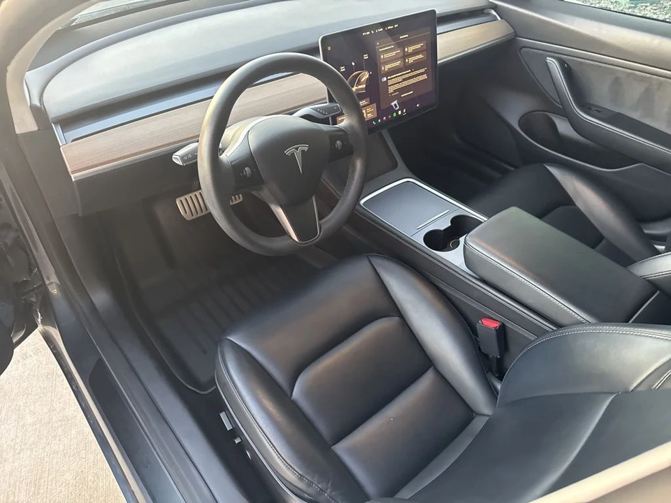 2021 Tesla Model 3 Performance - Image 11 of 21