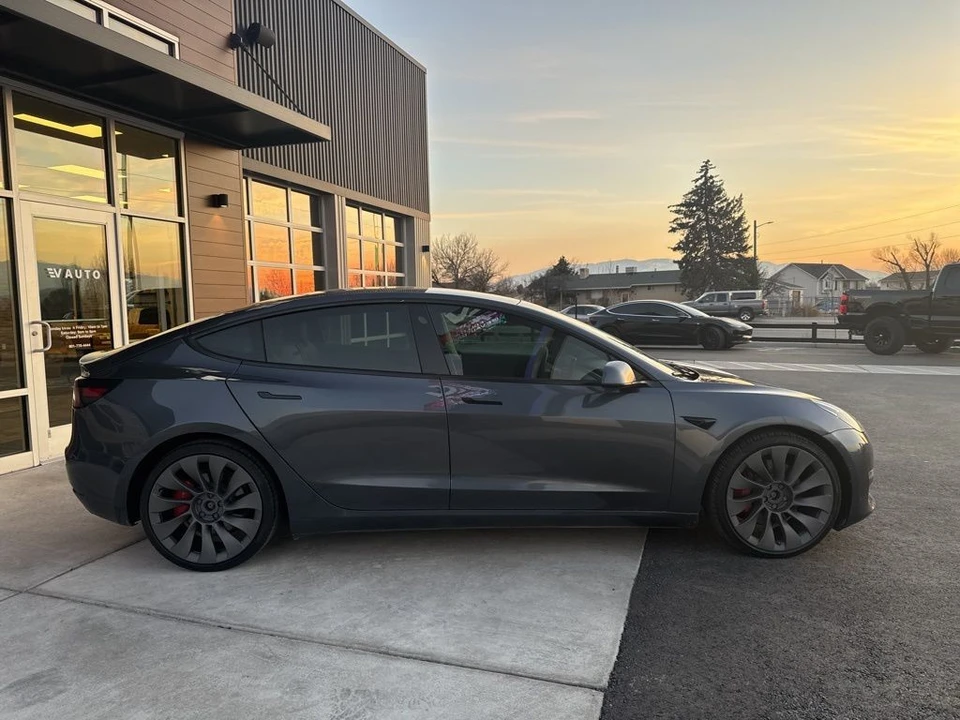 2021 Tesla Model 3 Performance - Image 8 of 21