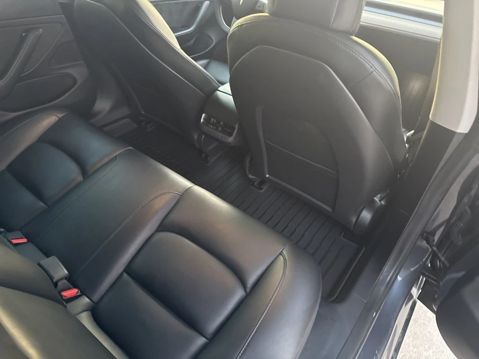 2021 Tesla Model 3 Performance - Image 18 of 21