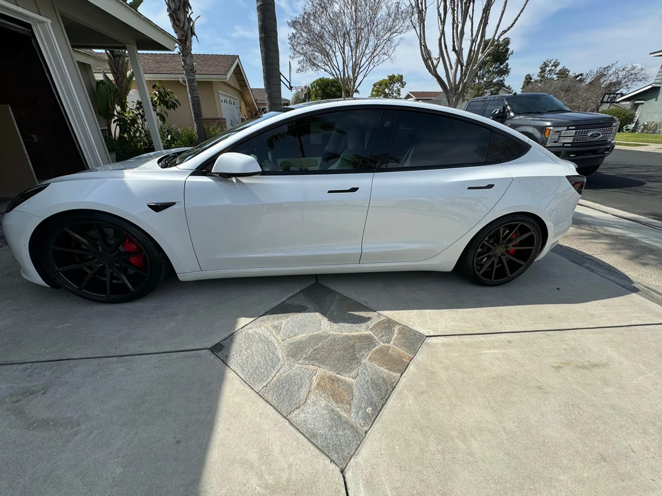 2021 Tesla Model 3 Performance - Image 13 of 31