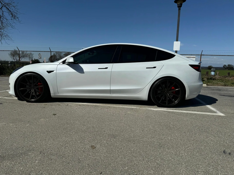 2021 Tesla Model 3 Performance - Image 14 of 31