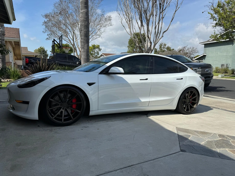 2021 Tesla Model 3 Performance - Image 11 of 31