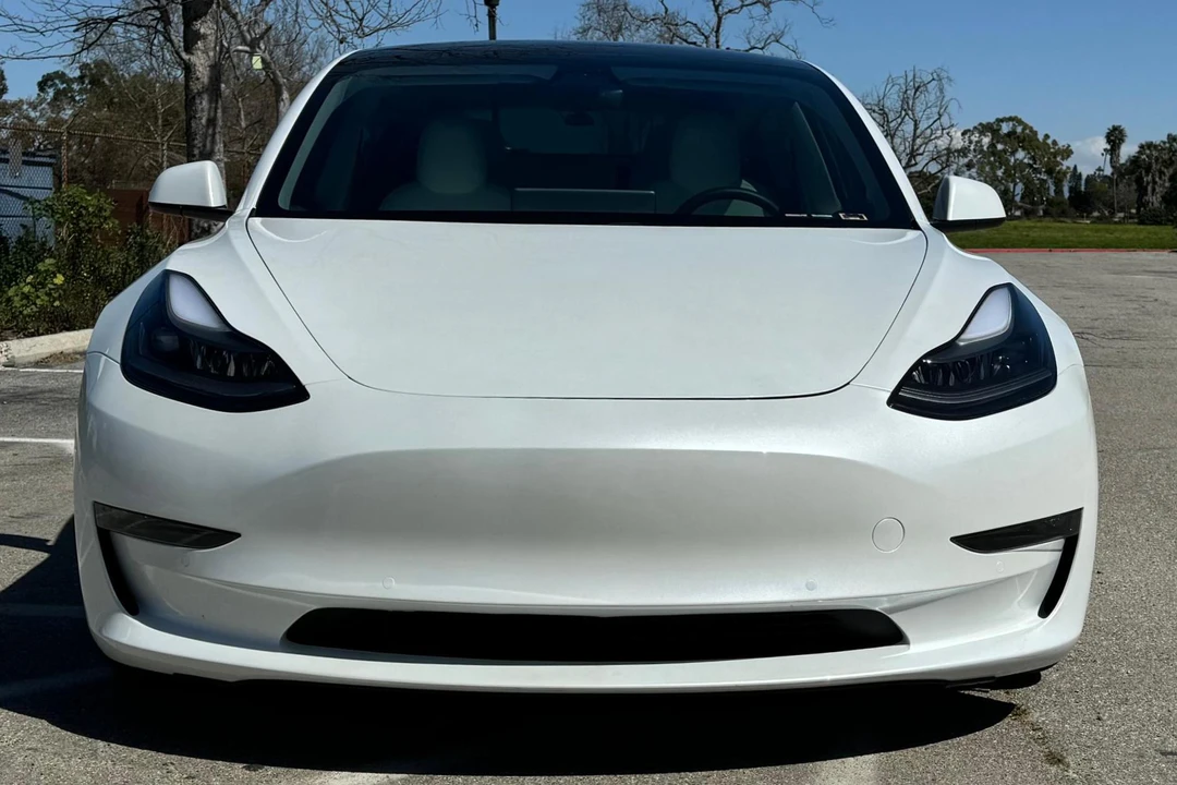 2021 Tesla Model 3 Performance - Image 2 of 31