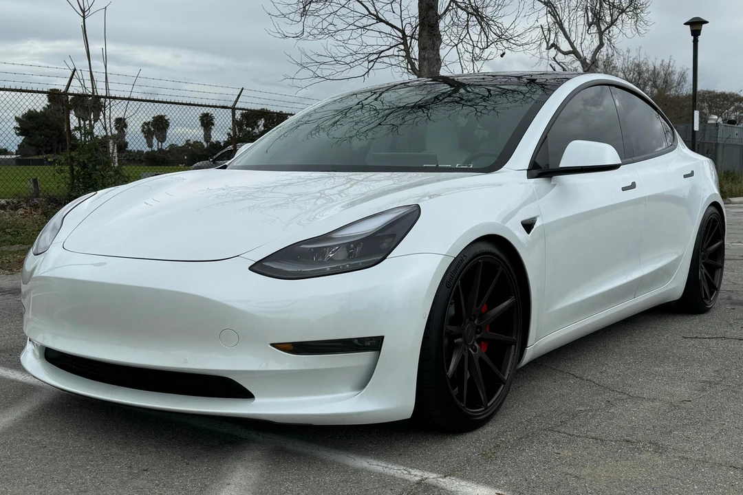 2021 Tesla Model 3 Performance - Image 3 of 31