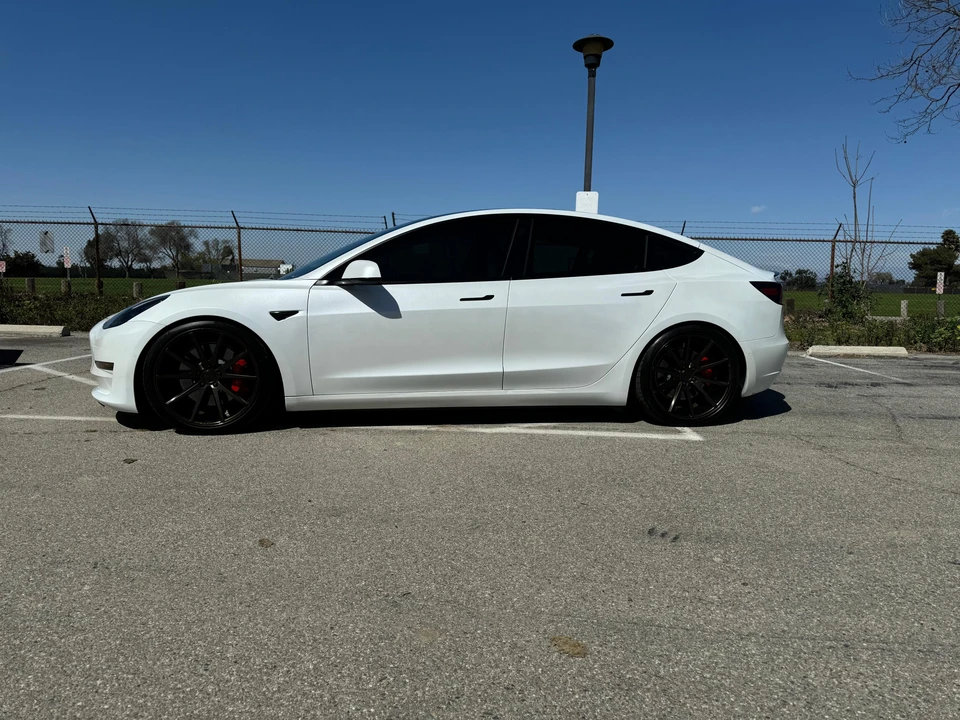 2021 Tesla Model 3 Performance - Image 12 of 31