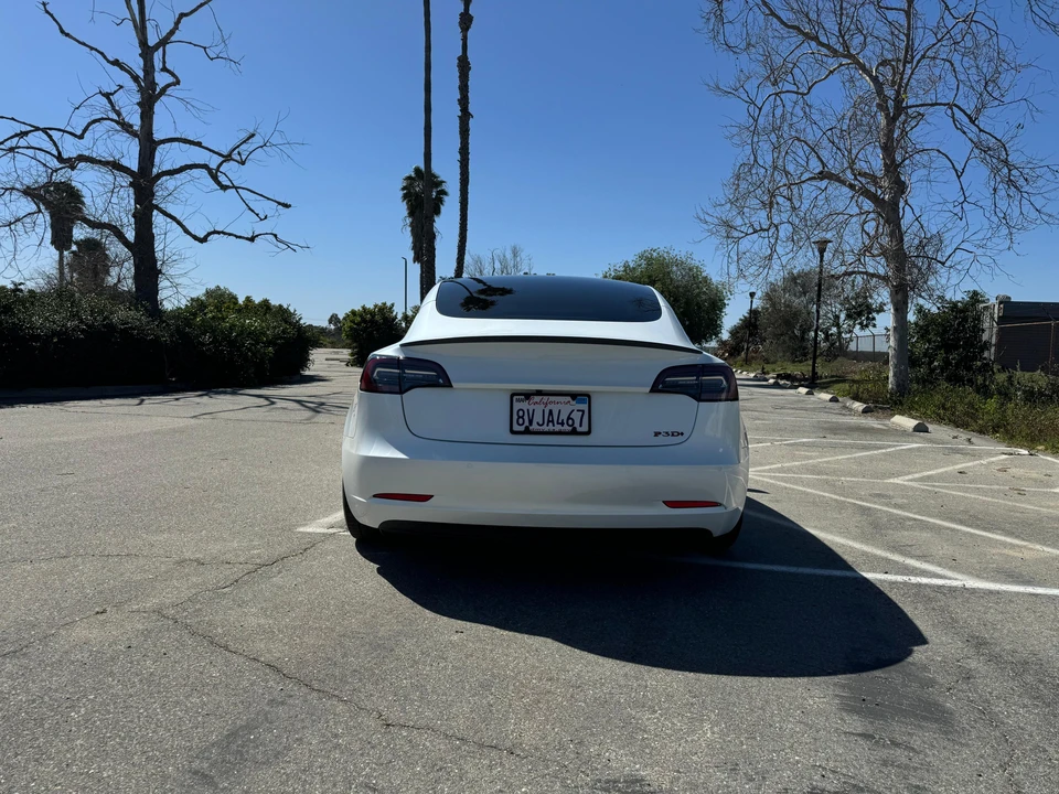 2021 Tesla Model 3 Performance - Image 19 of 31