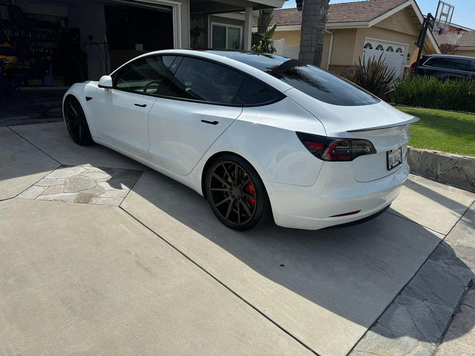 2021 Tesla Model 3 Performance - Image 16 of 31