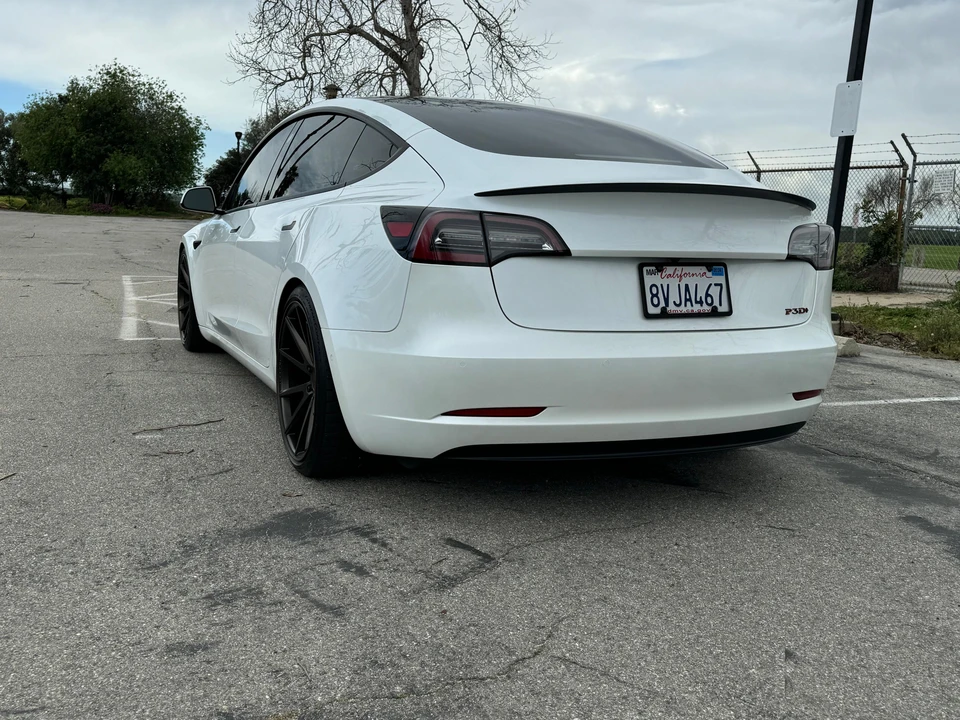 2021 Tesla Model 3 Performance - Image 18 of 31