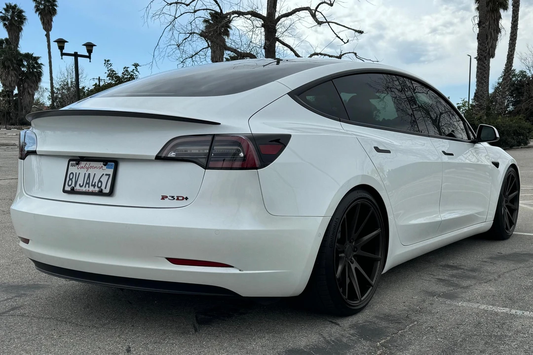 2021 Tesla Model 3 Performance - Image 4 of 31
