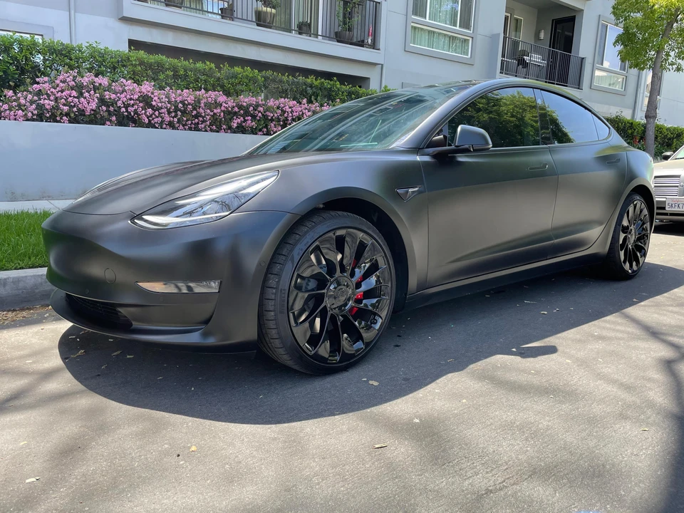 2021 Tesla Model 3 Performance - Image 9 of 31