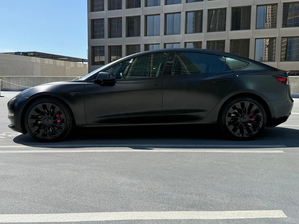 2021 Tesla Model 3 Performance - Image 10 of 31