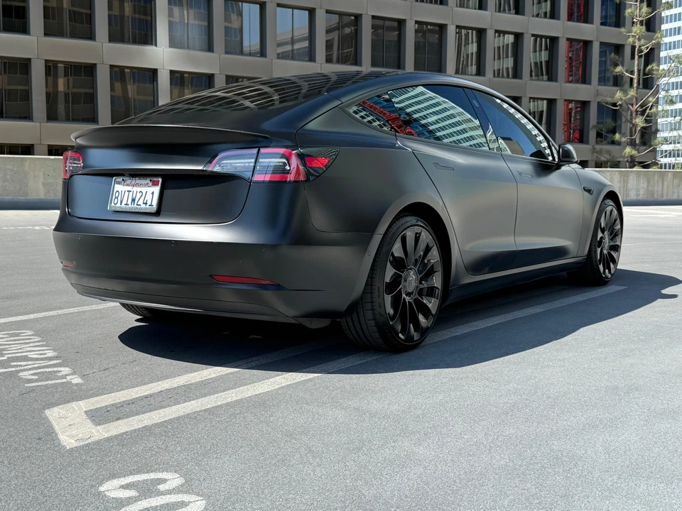 2021 Tesla Model 3 Performance - Image 15 of 31