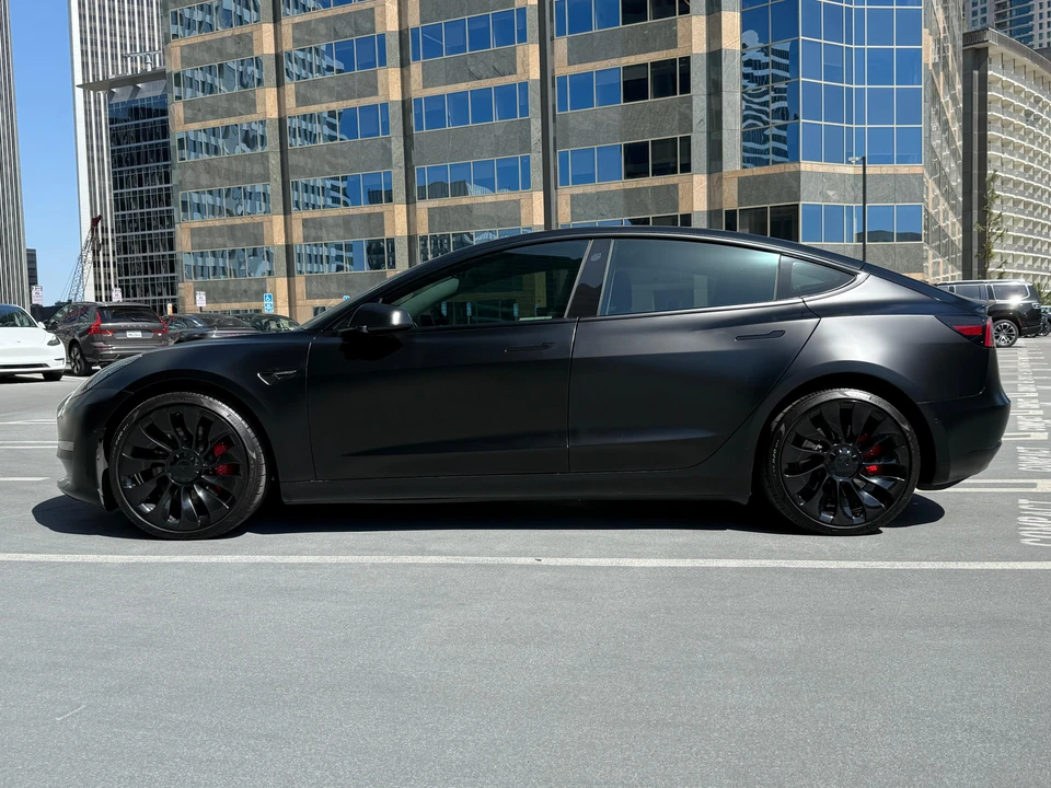 2021 Tesla Model 3 Performance - Image 11 of 31