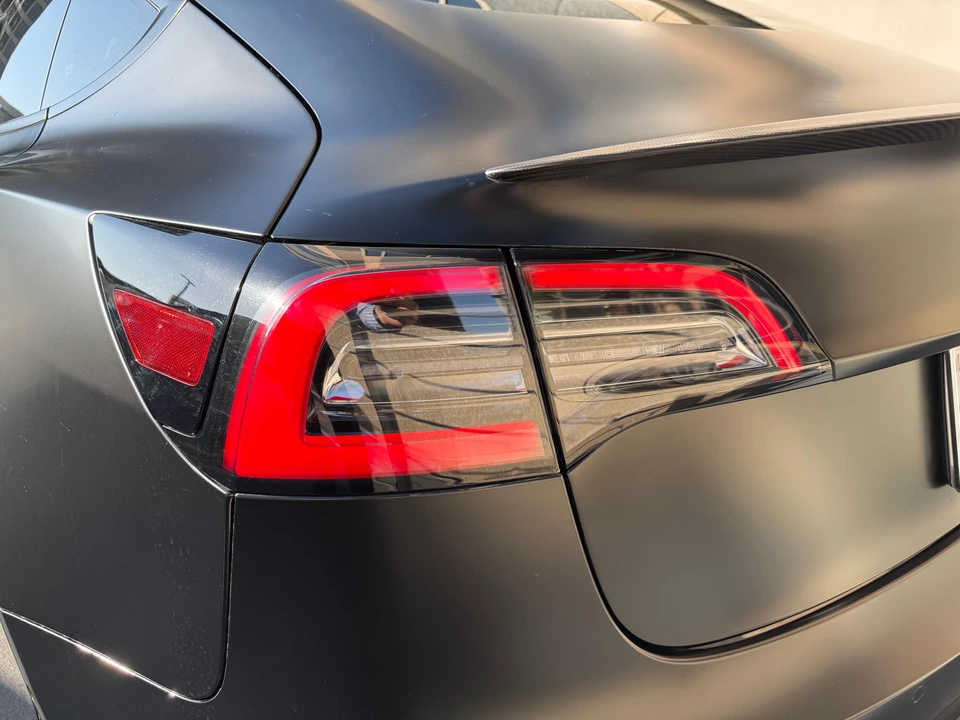2021 Tesla Model 3 Performance - Image 23 of 31
