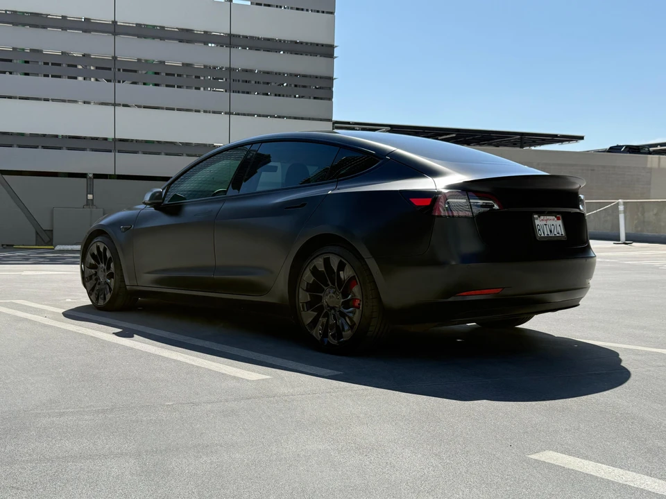 2021 Tesla Model 3 Performance - Image 12 of 31