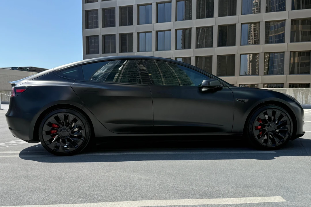 2021 Tesla Model 3 Performance - Image 3 of 31
