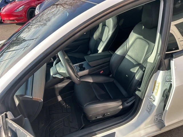 2021 Tesla Model 3 Performance - Image 13 of 21
