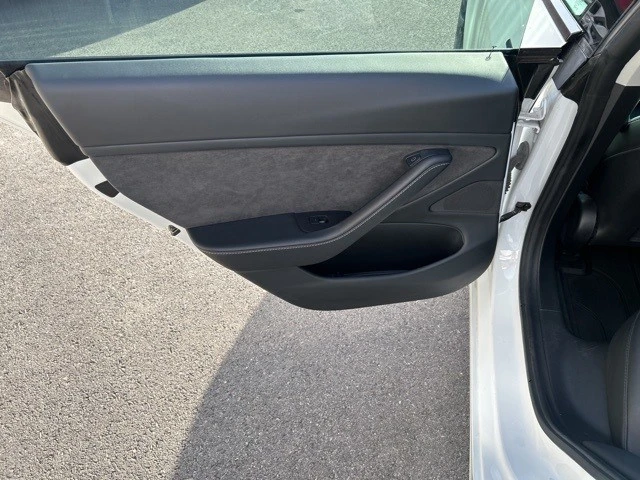 2021 Tesla Model 3 Performance - Image 14 of 21
