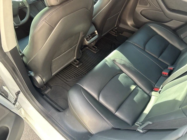 2021 Tesla Model 3 Performance - Image 15 of 21
