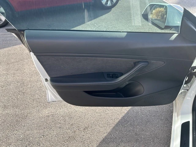 2021 Tesla Model 3 Performance - Image 11 of 21