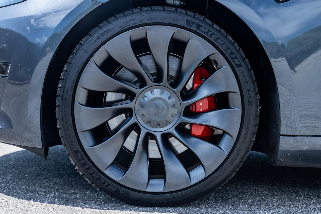 2021 Tesla Model 3 Performance - Image 28 of 31