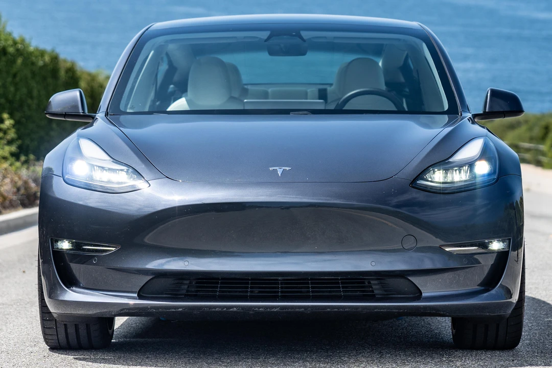 2021 Tesla Model 3 Performance - Image 2 of 31