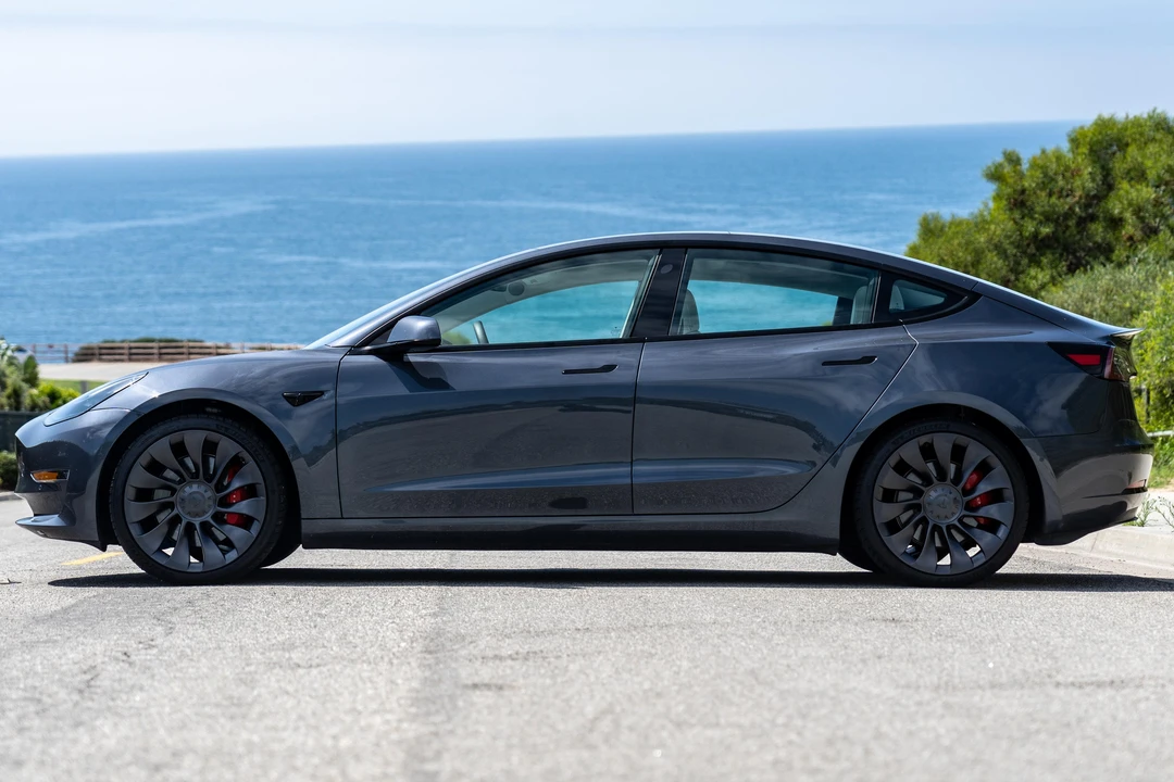 2021 Tesla Model 3 Performance - Image 6 of 31