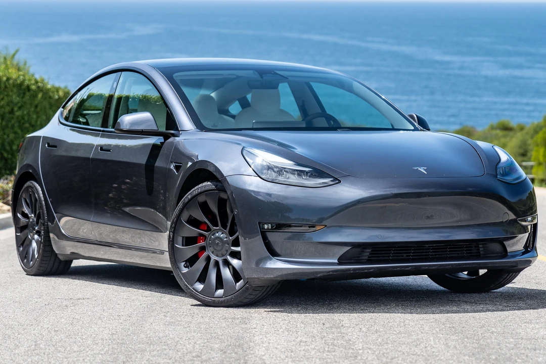 2021 Tesla Model 3 Performance - Image 9 of 31