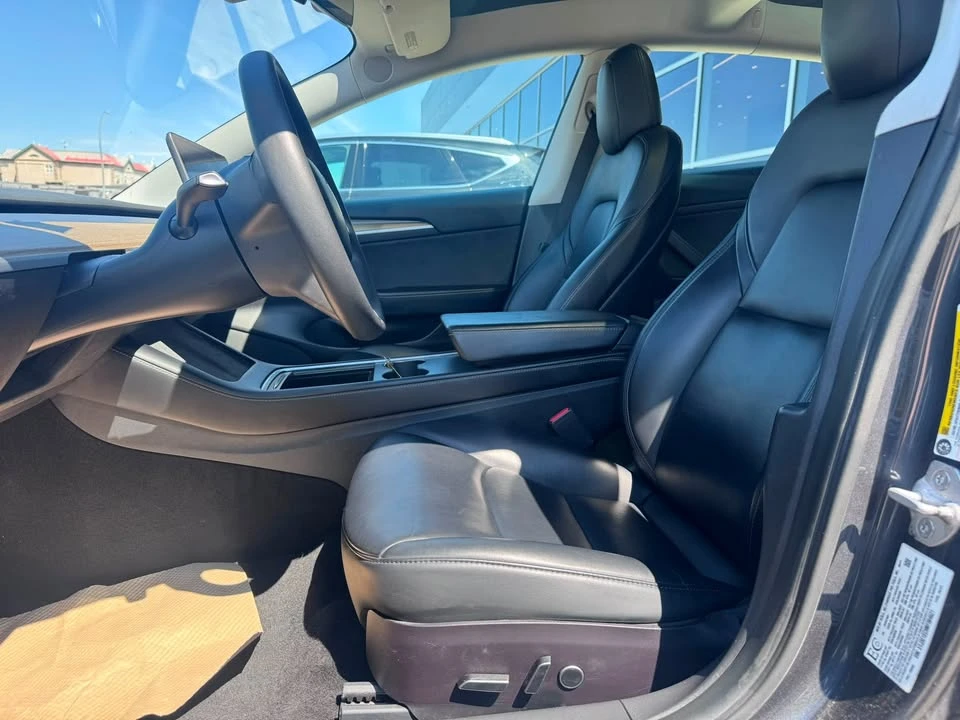 2021 Tesla Model 3 Performance - Image 8 of 11