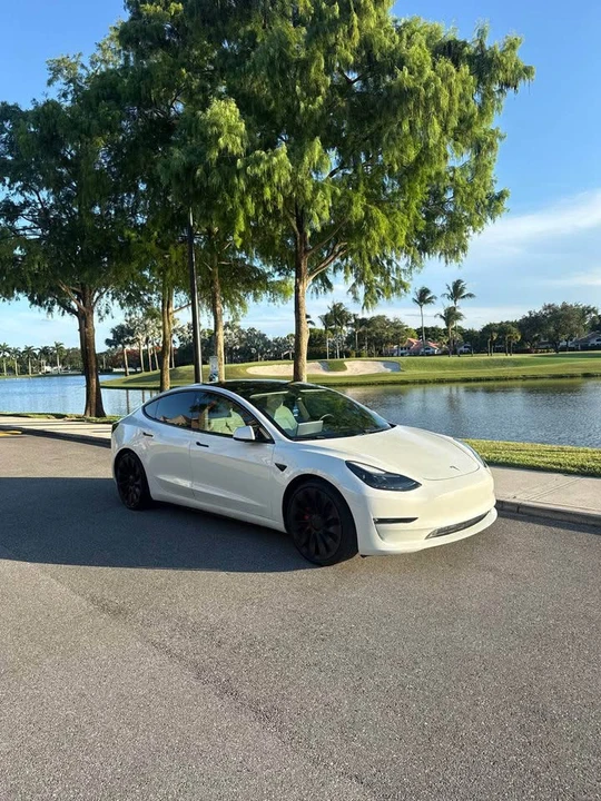 2021 Tesla Model 3 Performance - Image 4 of 12