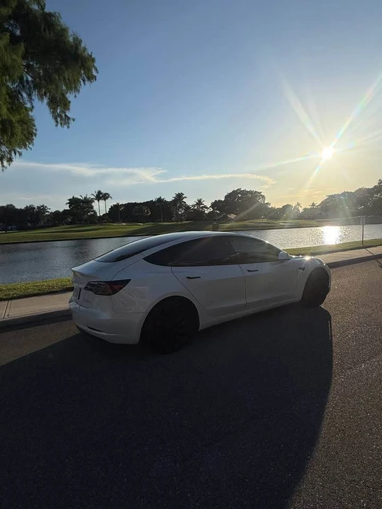 2021 Tesla Model 3 Performance - Image 5 of 12