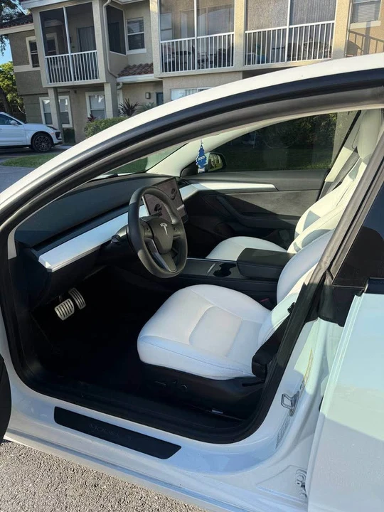 2021 Tesla Model 3 Performance - Image 8 of 12