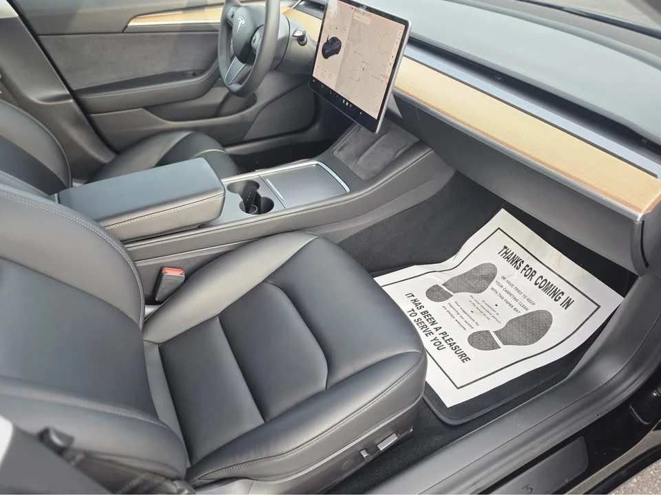 2021 Tesla Model 3 Performance - Image 11 of 15