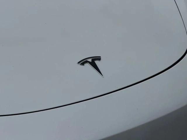 2021 Tesla Model 3 Performance - Image 4 of 12