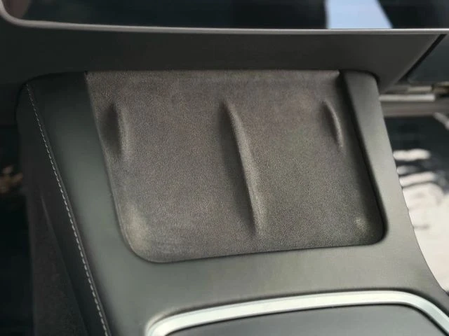 2021 Tesla Model 3 Performance - Image 20 of 21