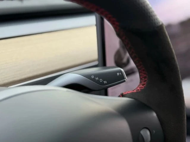 2021 Tesla Model 3 Performance - Image 17 of 21