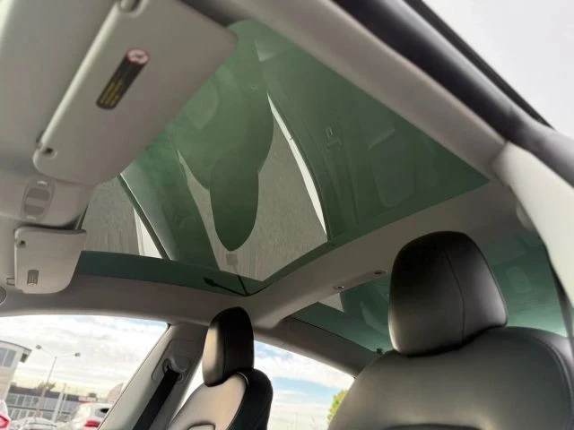 2021 Tesla Model 3 Performance - Image 18 of 21