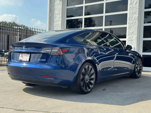 2021 Tesla Model 3 Performance - Image 16 of 21