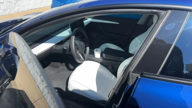 2021 Tesla Model 3 Performance - Image 2 of 6