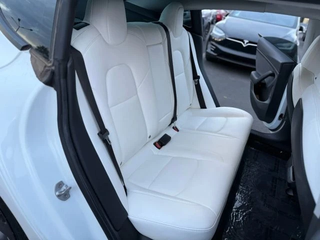 2021 Tesla Model 3 Performance - Image 13 of 21