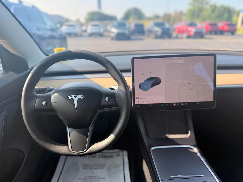 2021 Tesla Model 3 - Image 3 of 10