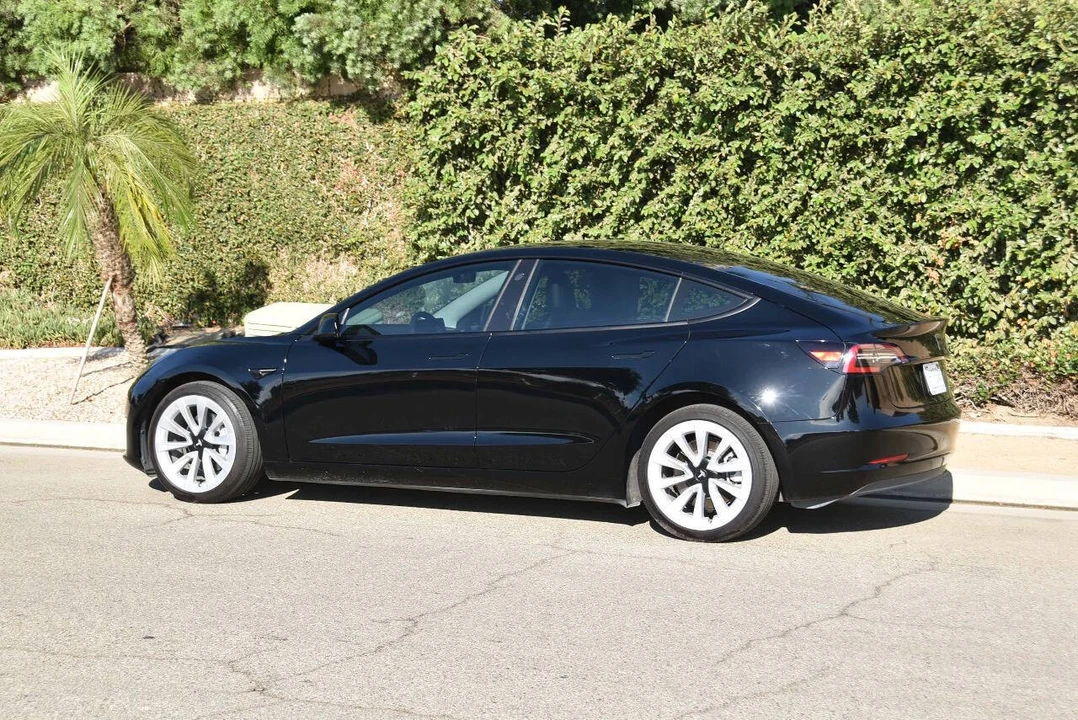 2021 Tesla Model 3 - Image 5 of 10